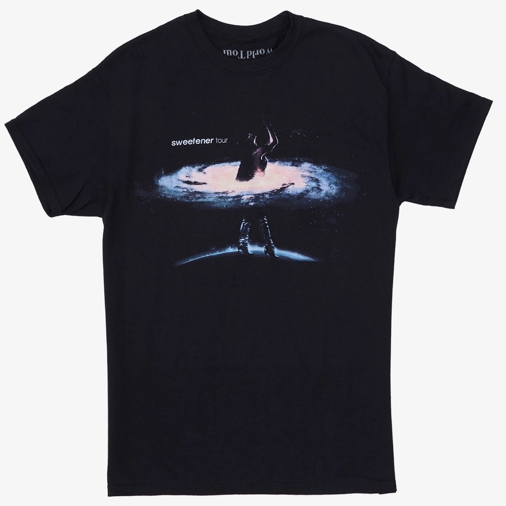 Ariana Universe T-Shirt & Light Beige H&M T-Shirt